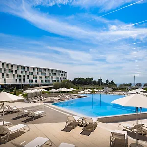 Maistra Select Family Amarin Hotel